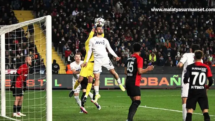 Spor Toto Süper Lig: Gaziantep FK: 1 - Fenerbahçe: 1 (İlk yarı)
