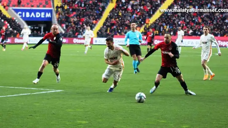 Spor Toto Süper Lig: Gaziantep FK: 3 - Galatasaray: 1 (Maç Sonucu)