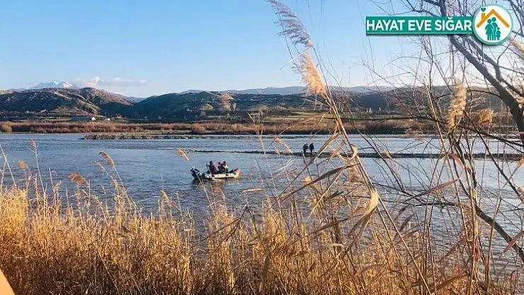 Su yükseldi  6 kişi adacıkta mahsur kaldı, ekipler kurtardı