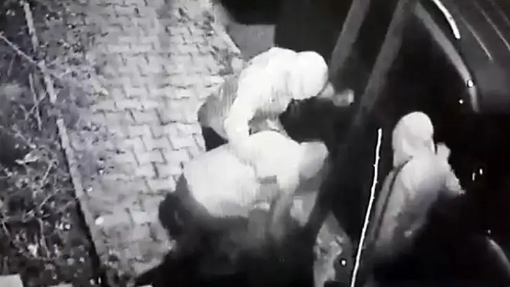 Sultangazi'de dehşet saçan gaspçılar kamerada