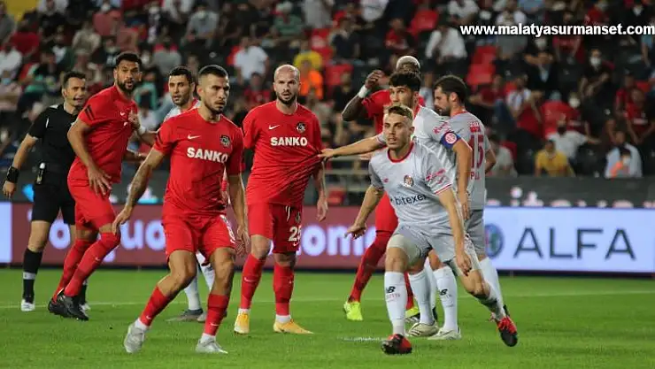 Süper Lig: Gaziantep FK: 0 - FTA Antalyaspor: 0 (İlk yarı)