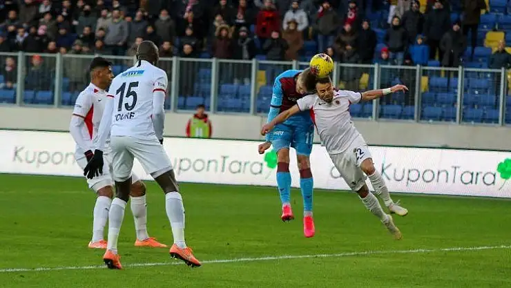 Süper Lig: Gençlerbirliği: 0 - Trabzonspor: 0 (İlk yarı)