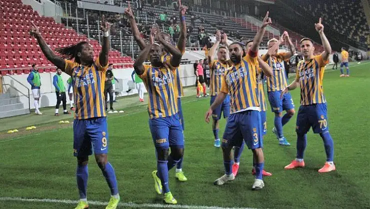 Süper Lig: MKE Ankaragücü: 2 - Çaykur Rizespor: 1 (İlk yarı)