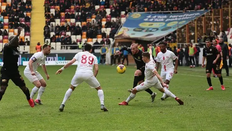 Süper Lig: Yeni Malatyaspor: 1 - Antalyaspor: 2 (Maç sonucu)