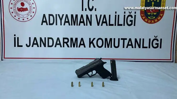 Şüpheli araçta tabanca ele geçirildi