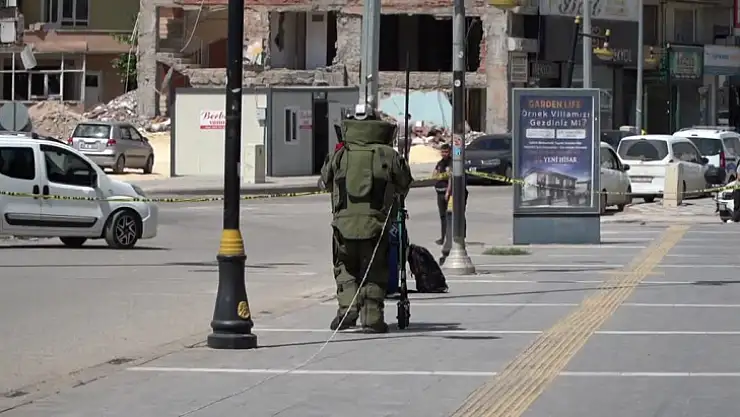 Şüpheli Paketten Kıyafet Çıktı