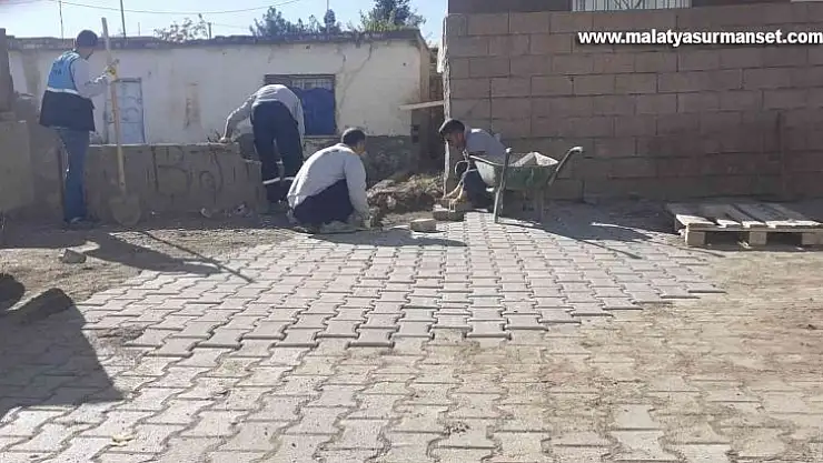 Sur ilçesinde kırsal mahalle yolları yenileniyor
