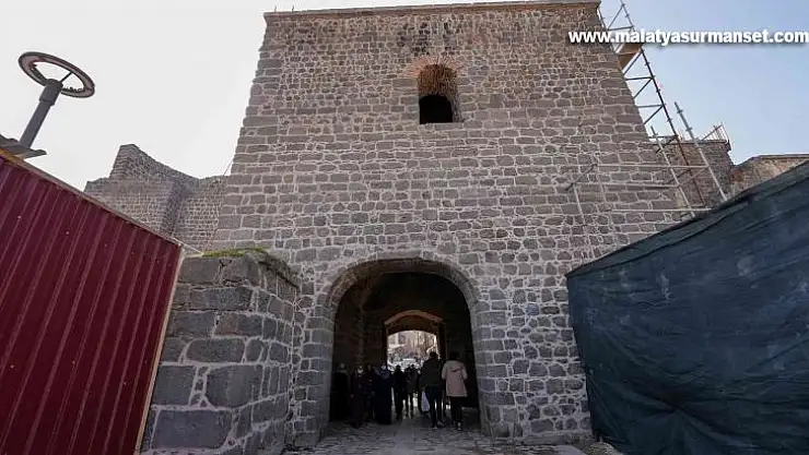 Sur Saraykapı yaya trafiğine açıldı