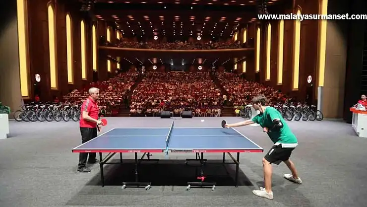 Tahmazoğlu'ndan sporculara hediye yağmuru