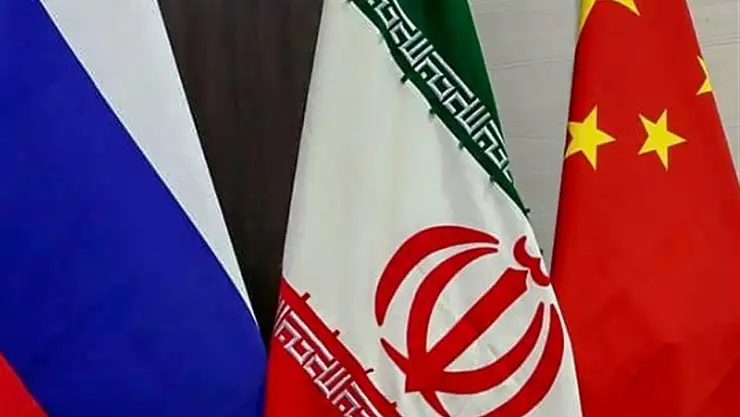 Tahran'da üçlü nükleer görüşme