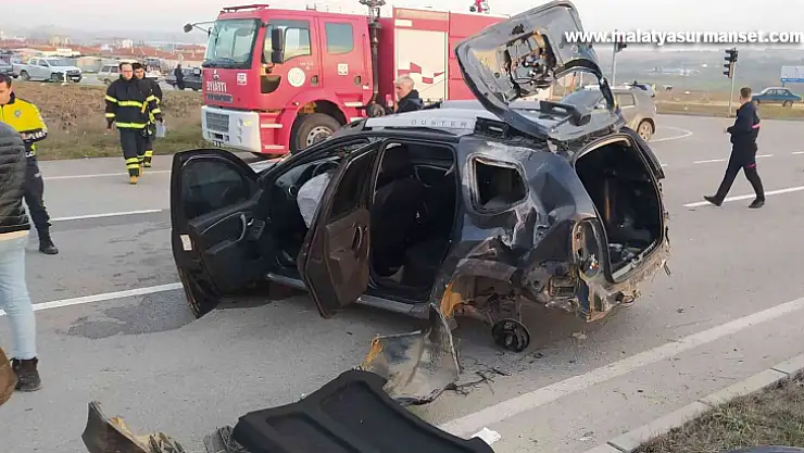 Takla atan araçtan burunları bile kanamadan çıktılar