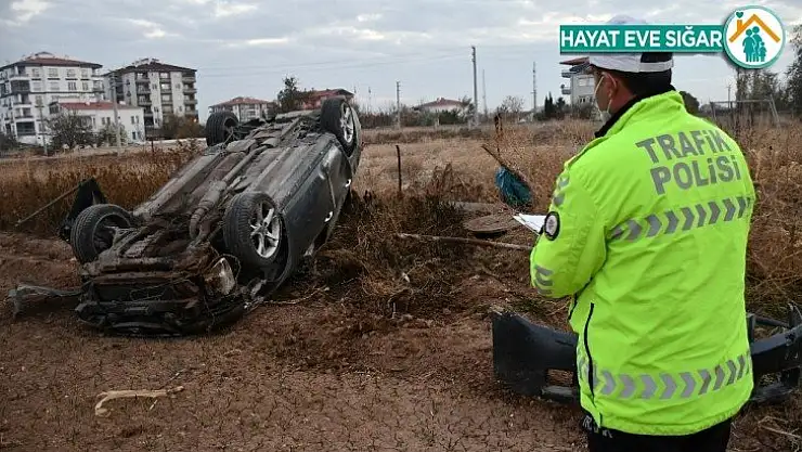 Takla atan otomobilin sürücüsü ağır yaralandı