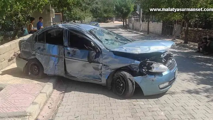 Takla atan otomobilin sürücüsü yaralandı