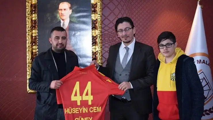 Taraftarlar Derneği Baro Başkanı Han'ı da onursal üye yaptı