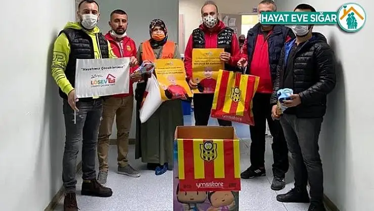 Taraftarlardan lösemili çocuklara moral