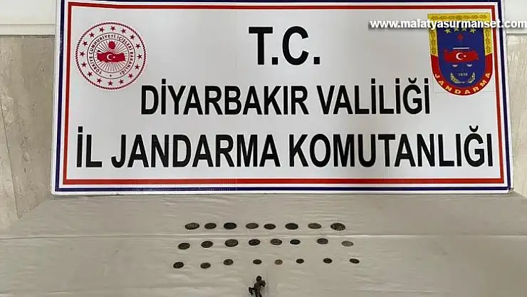 Tarih eserleri 500 bin TL'ye satmaya çalışırken suçüstü yakalandılar