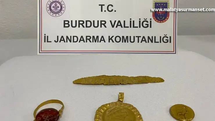 Tarihi eserleri satmak isterlerken yakalandılar