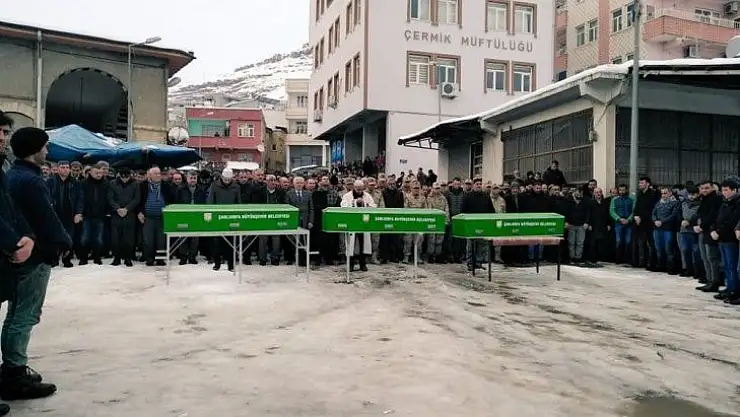 Taziye dönüşü hayatını kaybeden 3 kişi toprağa verildi