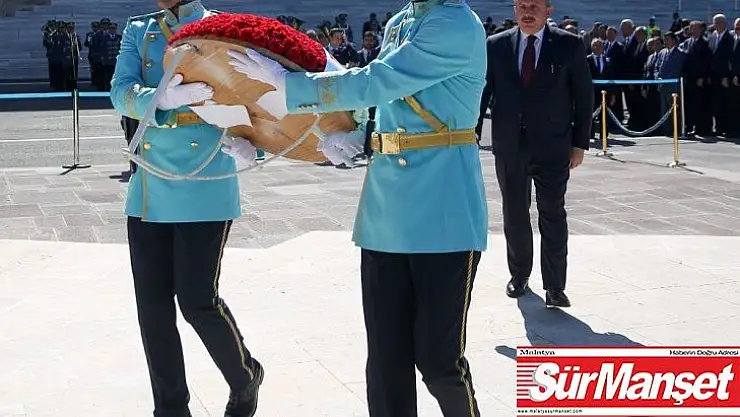 TBMM Başkanı Şentop, Atatürk Anıtı'na çelenk koydu