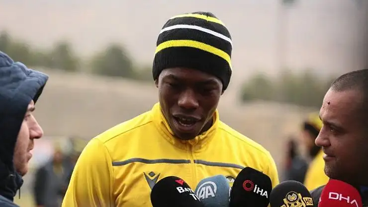 Teenage Hadebe: 'Türkiye'nin büyük takımlarında forma giymek isterim'