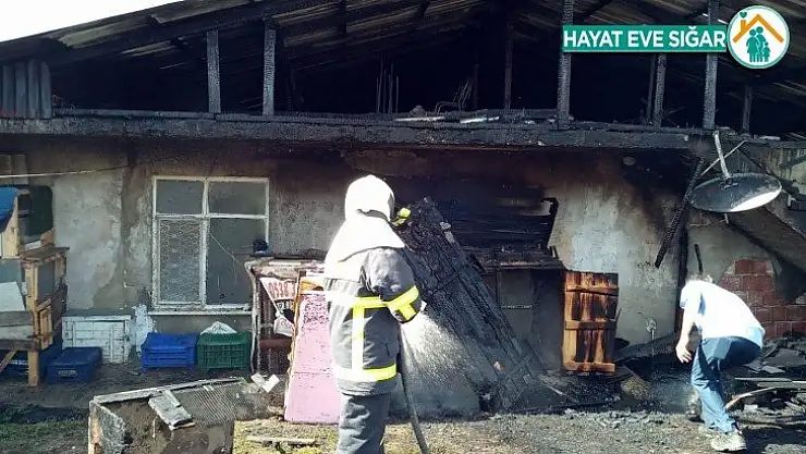 Tek katlı evin çatı katında çıkan yangın köylüleri korkuttu