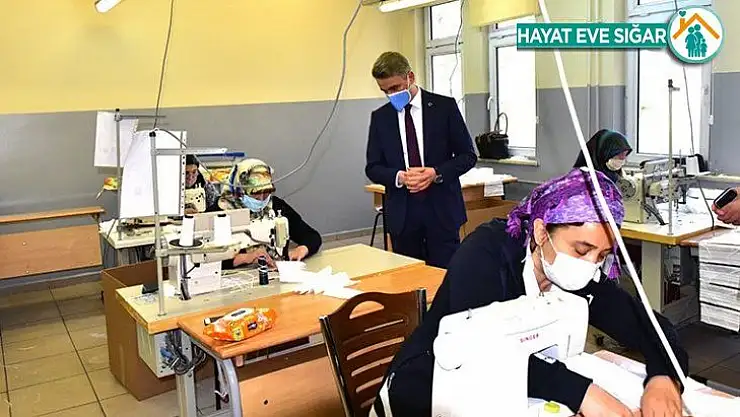 Teknik Lisede günlük 6 bin maske üretiliyor