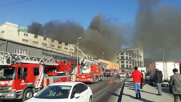 Tekstil atölyesindeki yangın drone ile görüntülendi