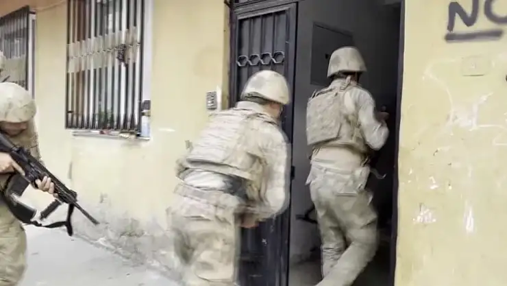 Terör örgütü PKK/YPG operasyonunda 12 zanlı yakalandı