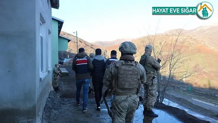 Teröre finansman sağlayan 2 kişi tutuklandı