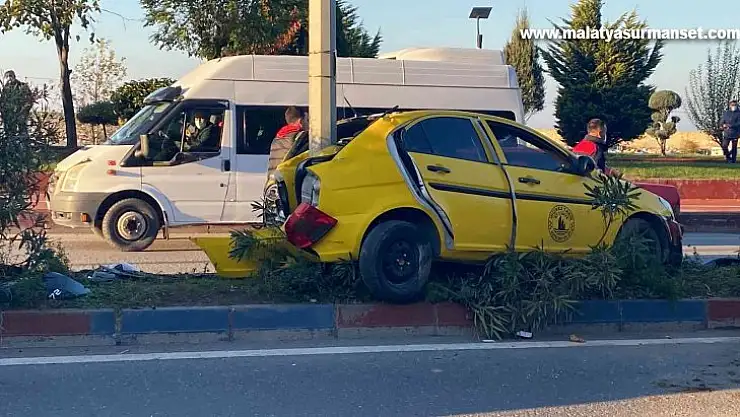 Ticari taksi kağıt gibi katlandı