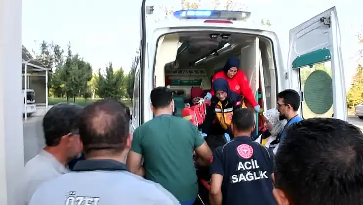 Tır İle Kamyonet Çarpıştı 1 Kişi Öldü 1 Kişi Yaralandı