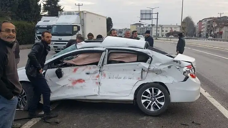 Tır ile otomobil çarpıştı 1 ölü, 2 yaralı