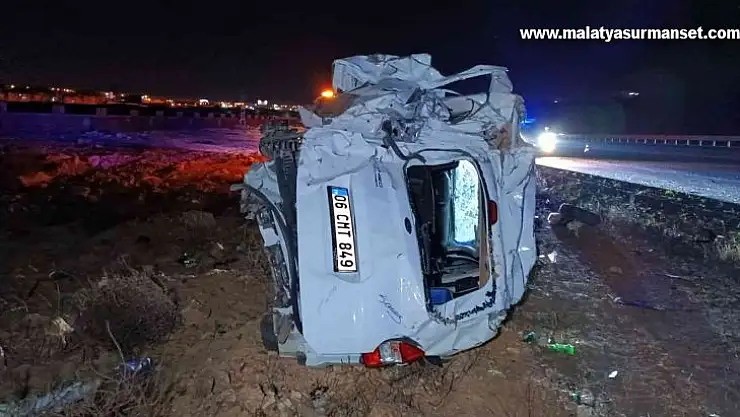 Tır otomobile arkadan çarptı: 3 yaralı