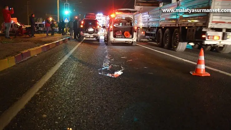 Tırın çarpması ile metrelerce fırlayan yaya hayatını kaybetti