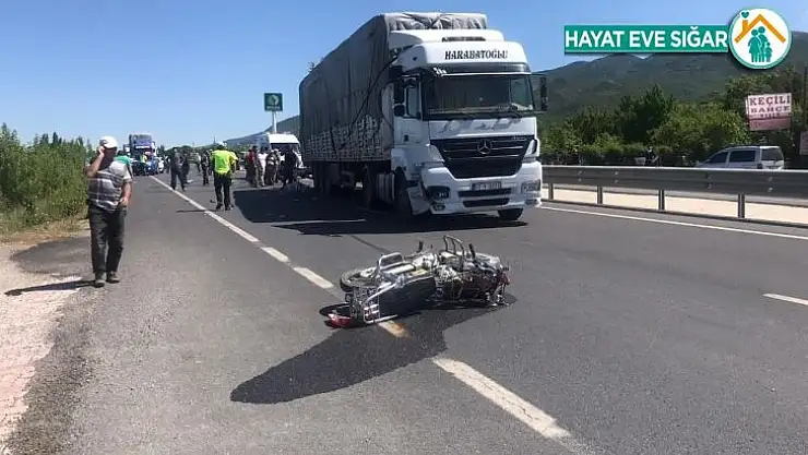 Tırla çarpışan motosikletteki karı koca öldü