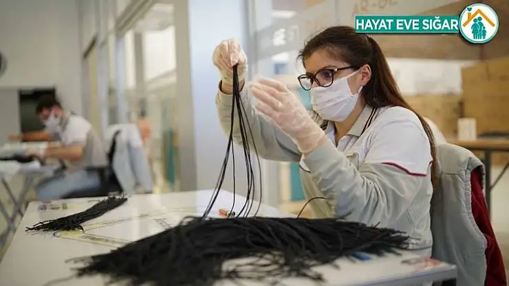 Tofaş, araç üretimine ara verdiği dönemde sağlık ekipmanı üretmeye devam ediyor