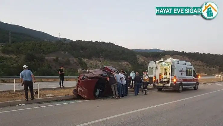 Tokat'ta hafif ticari araç devrildi: 2 ölü, 2 yaralı