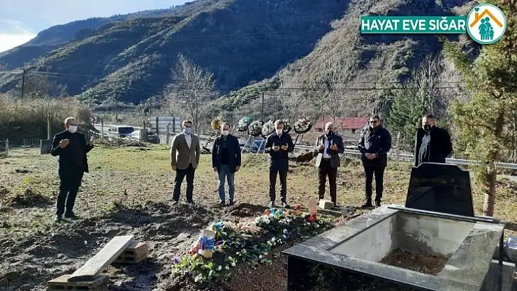 Trabzonspor Başkanı Ağaoğlu'ndan Sümer'in mezarına ziyaret