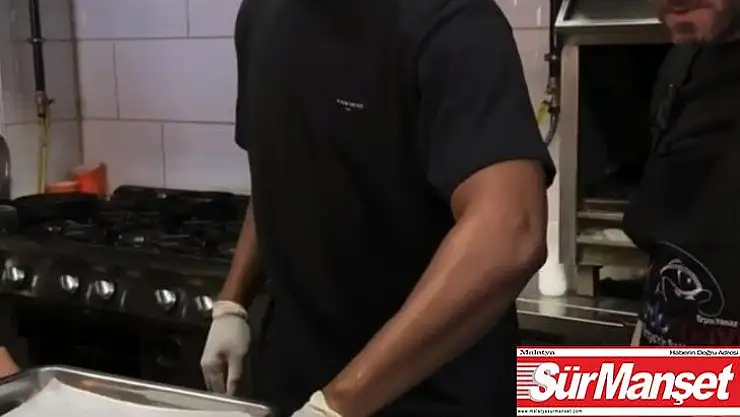 Trabzonsporlu Sturridge, balık pişirdi, soğan kırma akımına katıldı