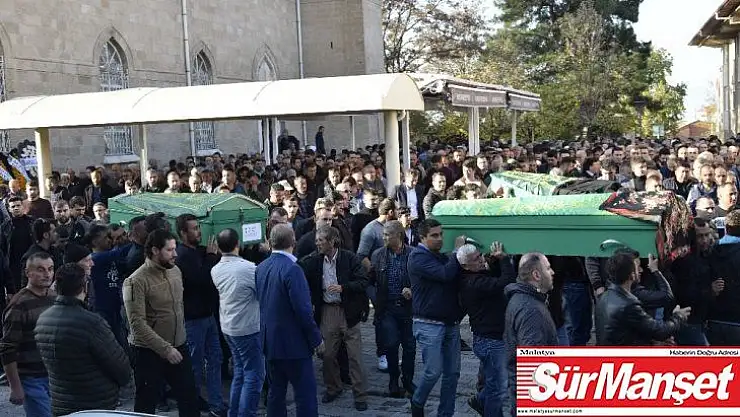 Trafik kazasında ölen aynı aileden 4 kişi toprağa verildi
