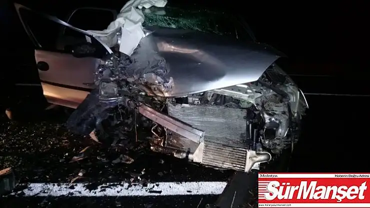 Traktör römorkuna çarparak savrulan otomobil hafif ticari araca çarptı 1 ölü 6 yaralı