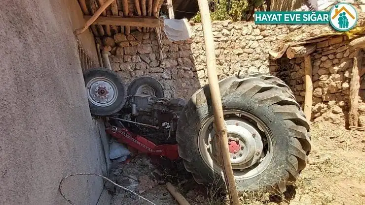 Traktörün altında kalan sürücü yaralandı