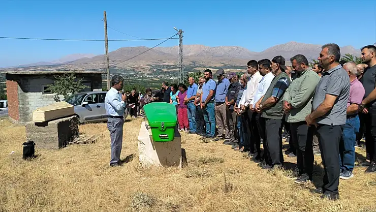 Traktörün Çarptığı 2 Çocuğun Cenazesi Defnedildi