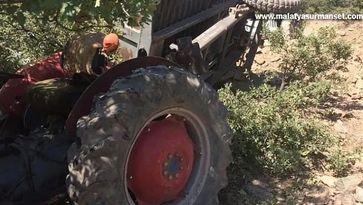 Traktörün devrilmesi sonucu ağır yaralan kadın hayatını kaybetti