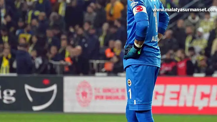Tribünlerden Altay'a tepki