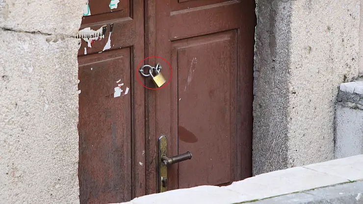 Türbeler Ziyarete Kapatıldı