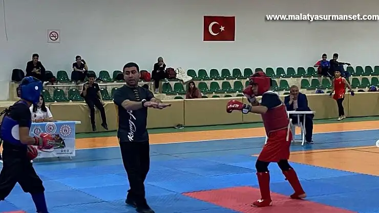 Turgut Özal kung fu şampiyonası