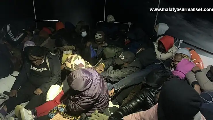 Türk karasularına itilen 37 göçmen kurtarıldı