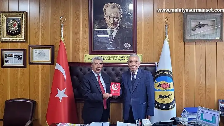 Türk Ocakları Yönetiminden Başkan Evren'e Ziyaret