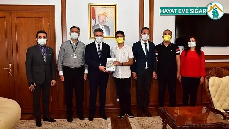 Türkiye birincisi öğrenciye tebrik